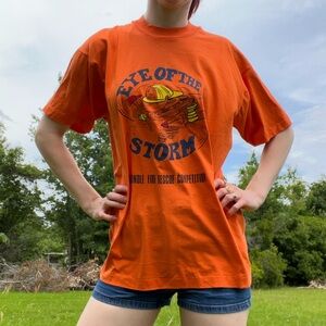 5/$20🛎️ Vintage Single Stitch “Eye of the Storm” Tee Shirt